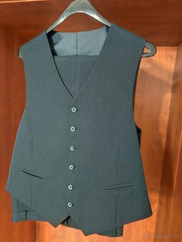 Čierny pánsky oblek s vestou - 2