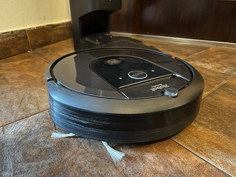 Robotický vysávač iRobot Roomba i7+ - 2