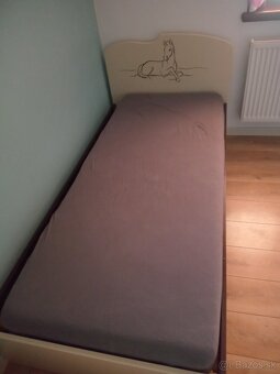 Drevena postel - 2