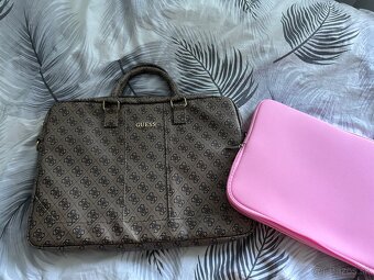 Guess puzdro na notebook - 2