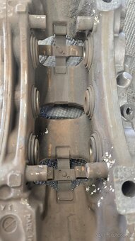 Porsche brzdový strmen - 2