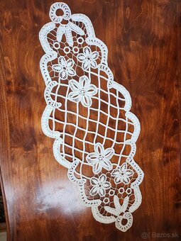 Krásna maslová jemná macrame dečka zdobená kvetmi 30x74 - 2