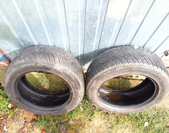 Predám 2ks zimné 235/55 R 17 Good year - 2