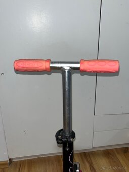 🛴 Micro Mini ružová kolobežka - 2