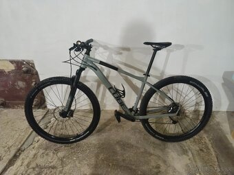 Cube attention 2023 velkost L - 2