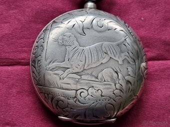 Veľké,strieborné vreckové hodinky. - 2