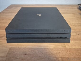 Playstation 4 PRO /ZARUKA do 10.10. 2026/ - 2
