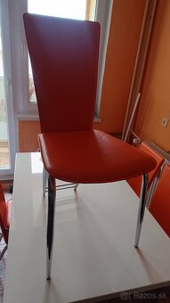 Predám stôl so stoličkami - 2
