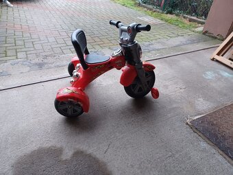 Predam trojkolku - 2