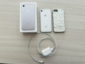 Na predaj iPhone 7 silver 32g top stav - 2