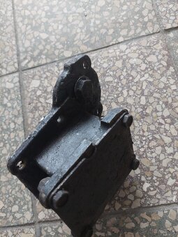 Príruba hydraulického čerpadla prevodovky multicar - 2