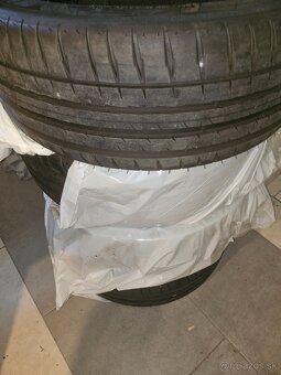 Predám Michelin 235/45 ZR19 - 2