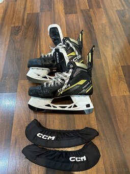 KORČULE CCM AS-V PRO - 2