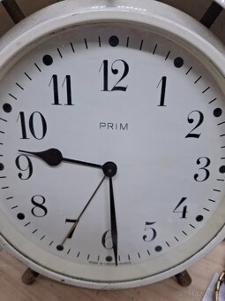 Predám starý veľký funkčný budík PRIM 26 € - 2