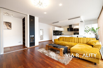 Predaj 2-izbový byt + PARKING – Dunajská, Staré Mesto – Brat - 2