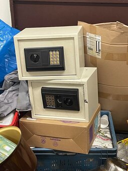 Predám zariadenie kaderníctva a iné - 2