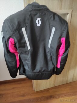 Bunda, helma, rukavice, pršiplášť - 2