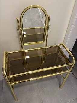 Kozmetický stolík - 2