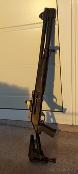 Poloautomatická brokovnica kaliber 12 - 2