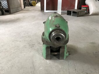 Univerzálna hlava na frézu - 2