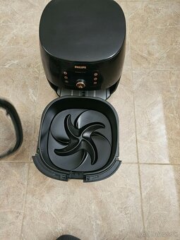 Teplovzdušná fritéza Philips Airfryer - 2