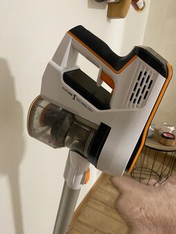 Predám tyčový vysávač značky ETA - 2