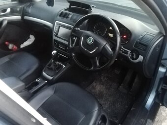 Rozpredám škoda octavia 2 facelift - 2