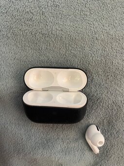 Práve sluchadko air pods pro - 2