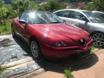Predám Alfa Romeo Spider červený 2 L / 110KW - 2