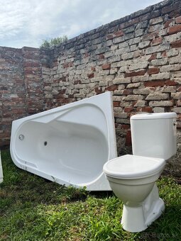 Na predaj WC, umývadlo so skrinkou a vaňa - 2