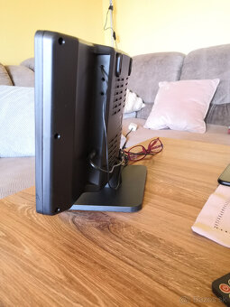 FM radio,CD,Bluetooth.USB.AUX-in, plne funkčné. - 2