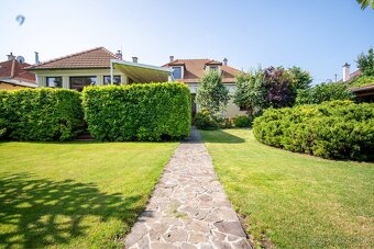 Predám 6 izbový dom 300 m² pozemkom 1 350 m² Bernolákovo - 2