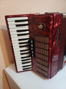 Predám akordeón Weltmeister - 2