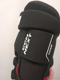 NOVÉ CCM rukavice 13' - 2