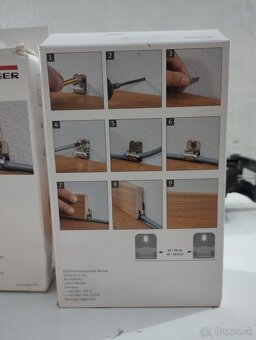 Úchyt na soklové lišty Egger - 2