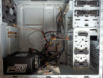 PC skrinka a iné komponenty - 2