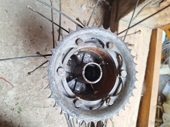 Babetta 207 naboj kolesa - 2