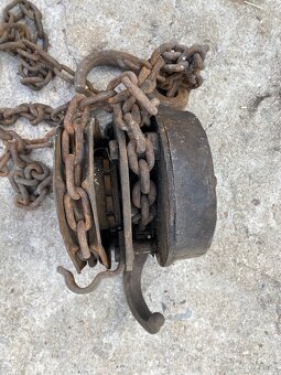 Reťazova kladka - kladkostroj - 2