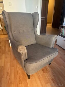 Strandmon ušiak kreslo plus taburetka - 2