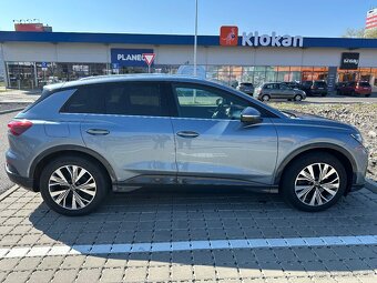 AUDI Q4 - 2
