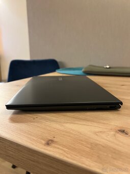 Asus zenbook ux325ea - 2