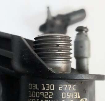Vstrekovacie trysky 2.0tdi 03L130277C - 2