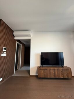 Luxusný 2-izbový byt na prenájom v Eurovea Tower – 25. posch - 2