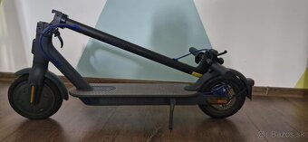 Xiaomi Mi Electric Scooter 3 Black - 2