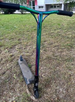 Kolobežka BLAZER PRO OUTRUN FX - NEOCHROME - 2