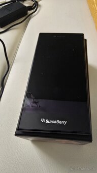 Predám mobil BlackBerry 2/16GB, odblokovaný - 2