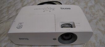 PROJEKTOR - 2