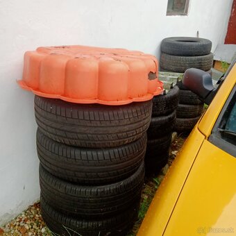 235/60 R18 - 2