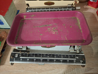 Stará kovová kuchynská váha - 2