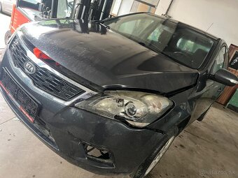 Rozpredám na diely Kia Ceed I benzín diesel automat manuál - 2